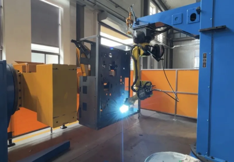 AGR dual-arm robot performing stainless steel frame welding