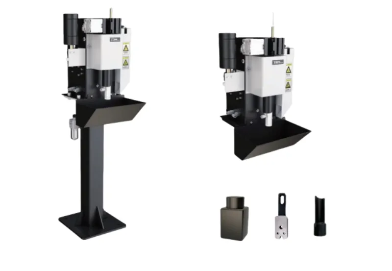 Automatic gun cleaning device for robotic welding systems